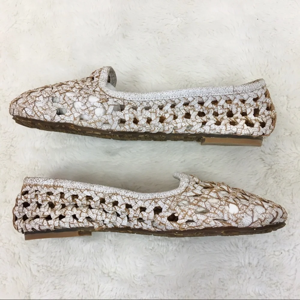 Australia Luxe Collection Flats Size 7
